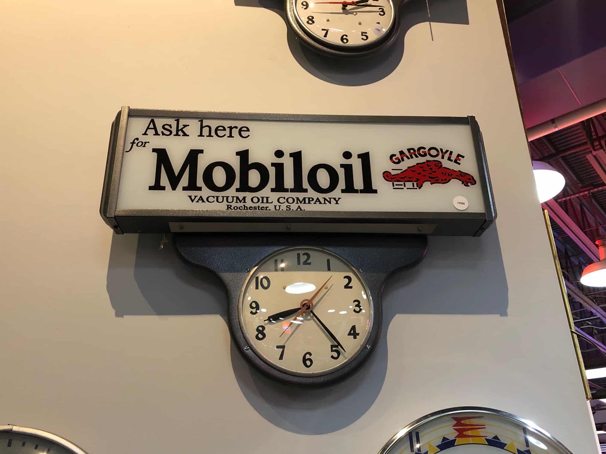 Mobil Oil Gargoyle Light Up Clock