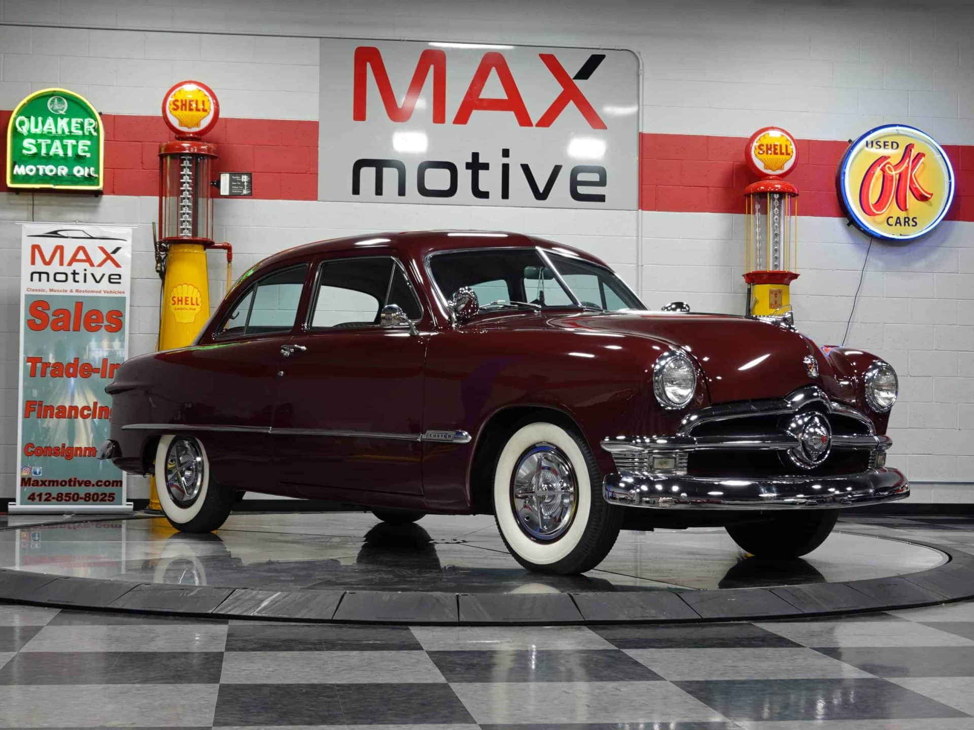 1950 Ford Custom Deluxe 2-Door Coupe - V0899