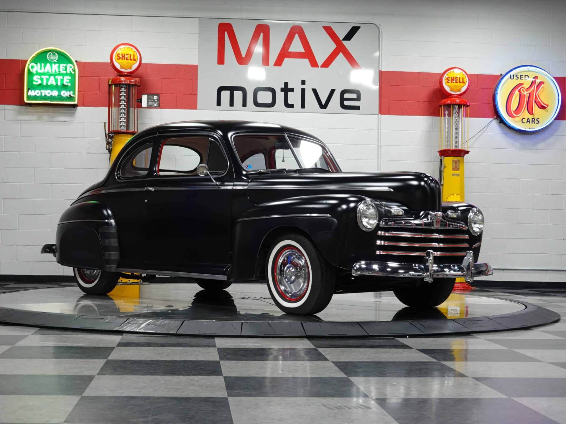 1946 Ford Coupe  - V0967